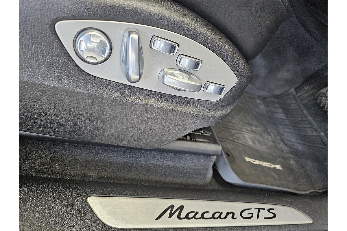 2017 Porsche Macan GTS 95B