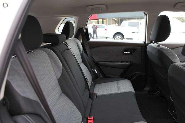 2025 Nissan X-TRAIL ST T33
