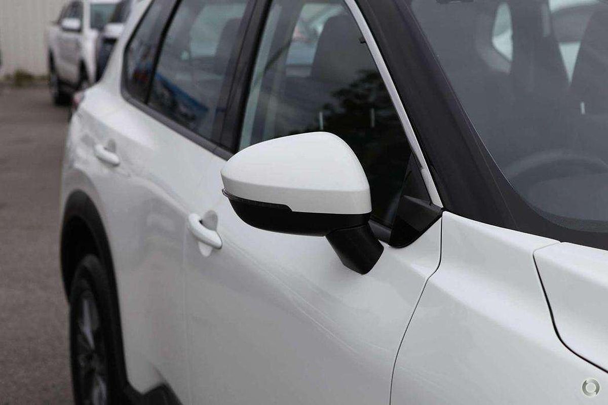 2025 Nissan X-TRAIL ST T33