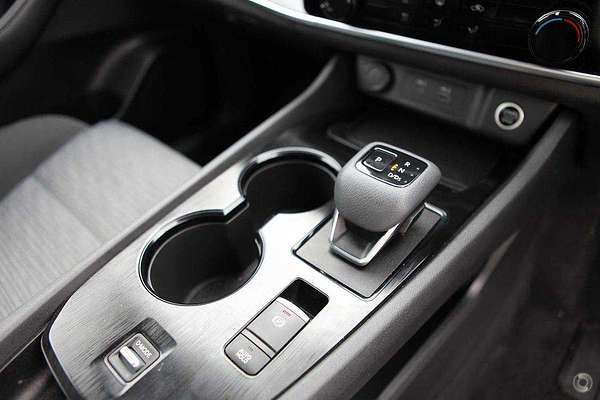 2025 Nissan X-TRAIL ST T33