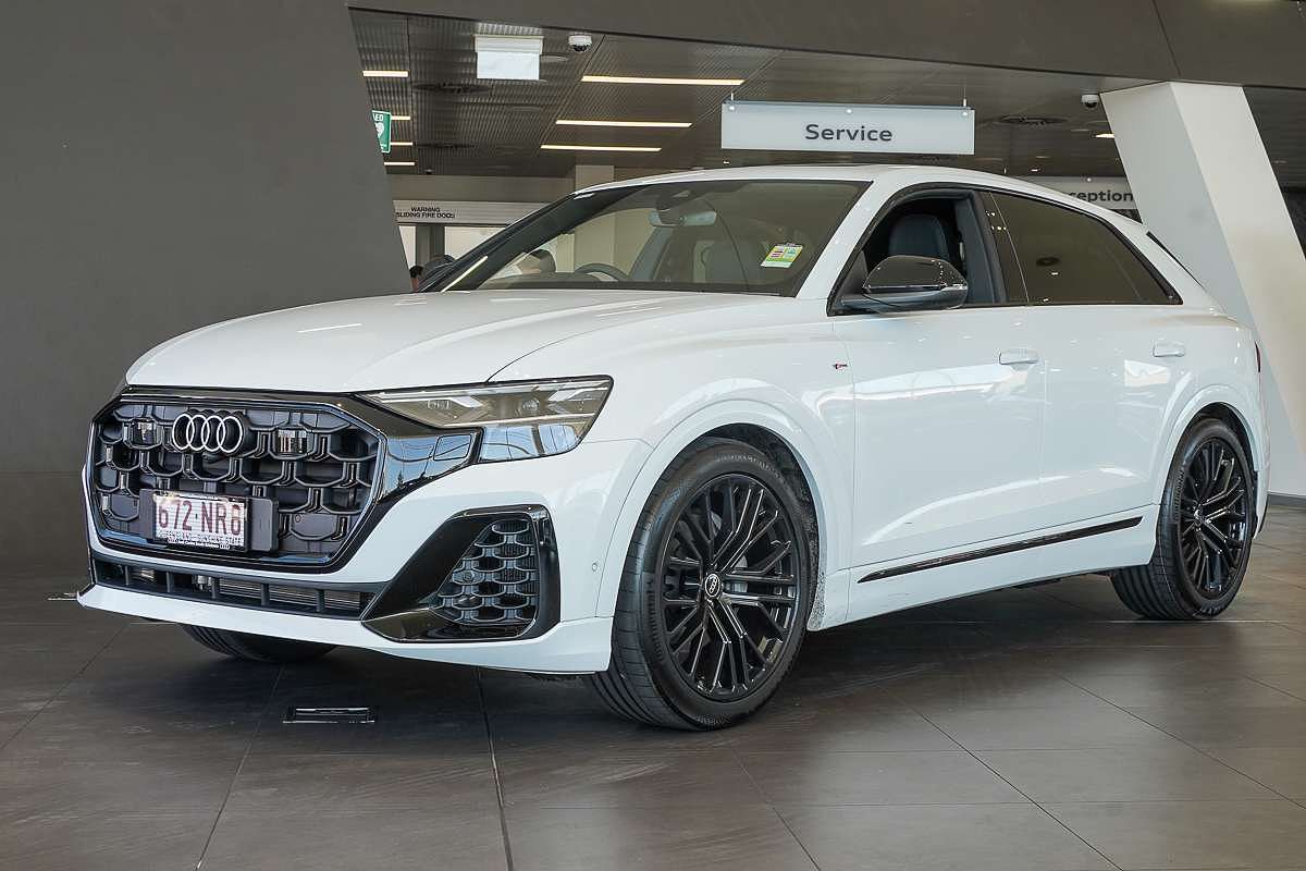 2025 Audi Q8 50 TDI S line F1