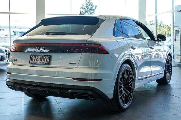 2025 Audi Q8 50 TDI S line F1