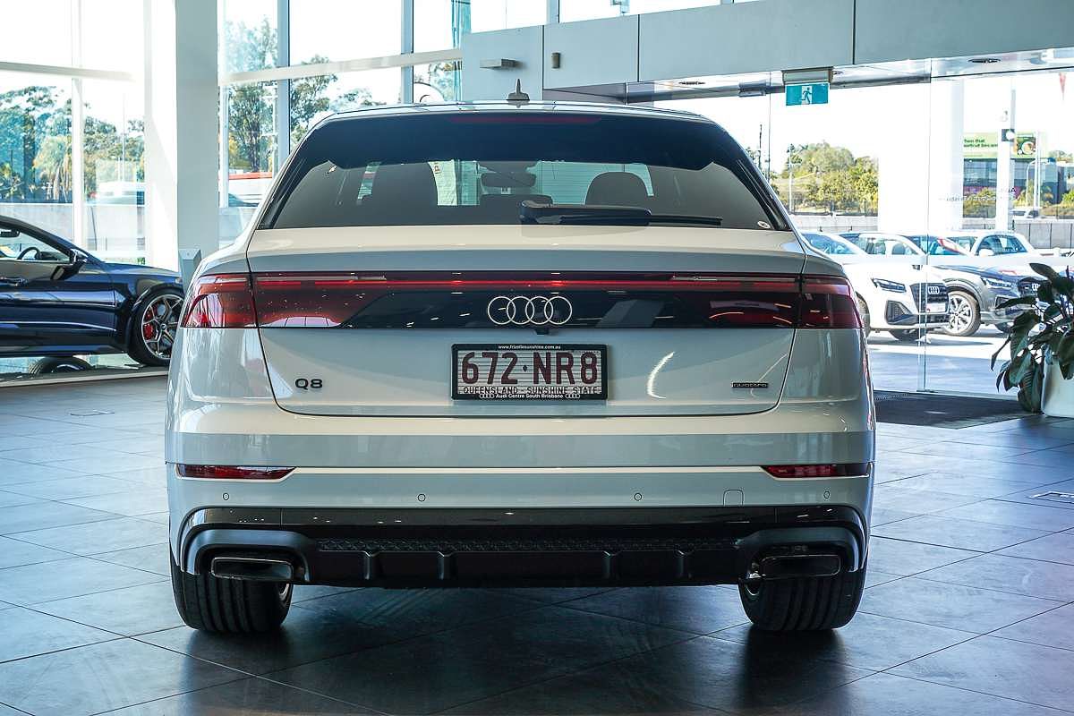 2025 Audi Q8 50 TDI S line F1