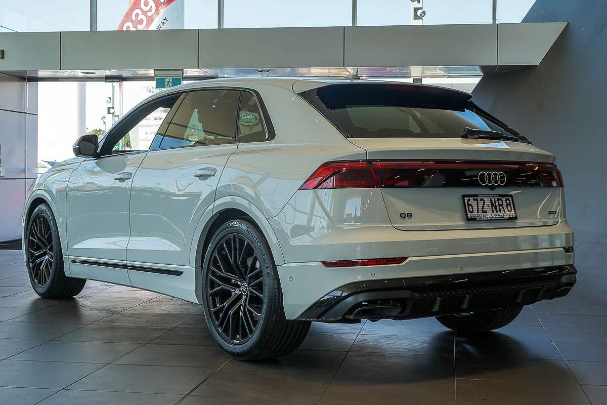 2025 Audi Q8 50 TDI S line F1
