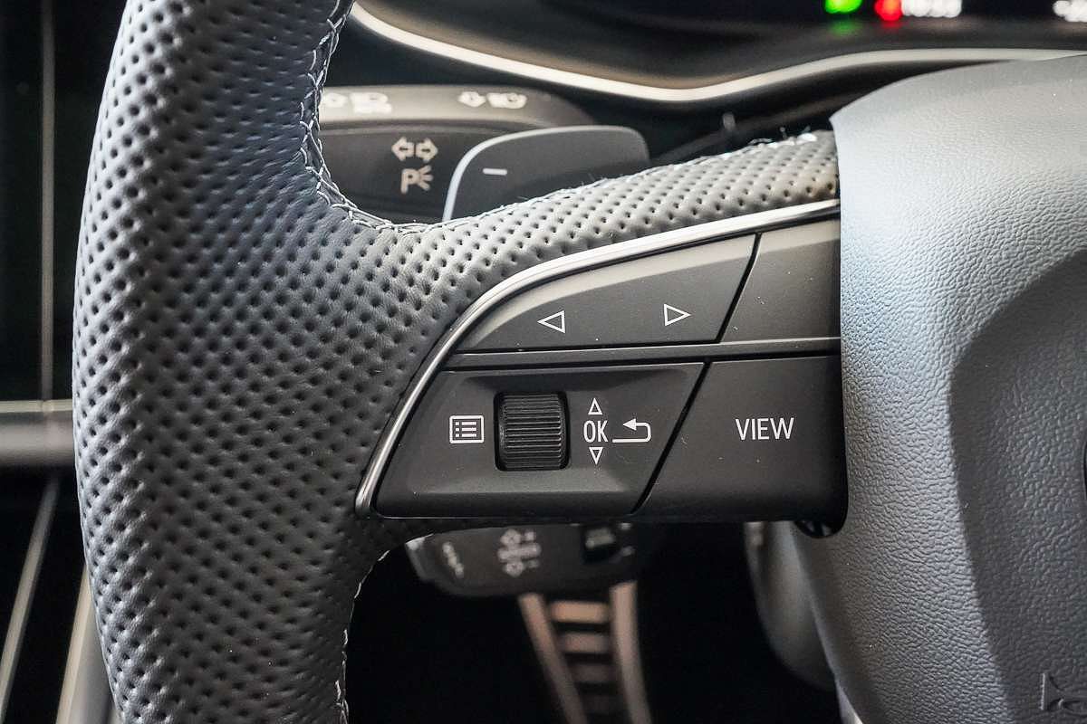 2025 Audi Q8 50 TDI S line F1
