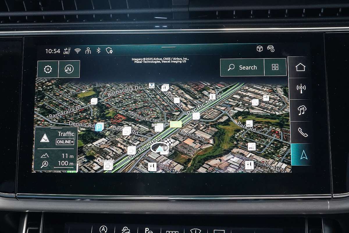 2025 Audi Q8 50 TDI S line F1