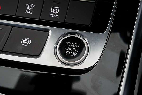 2025 Audi Q8 50 TDI S line F1