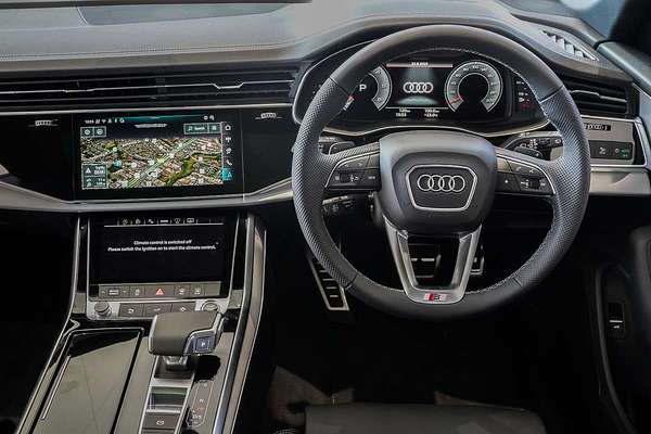 2025 Audi Q8 50 TDI S line F1