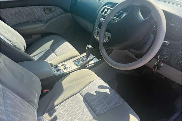 2004 Mitsubishi Magna AWD TL