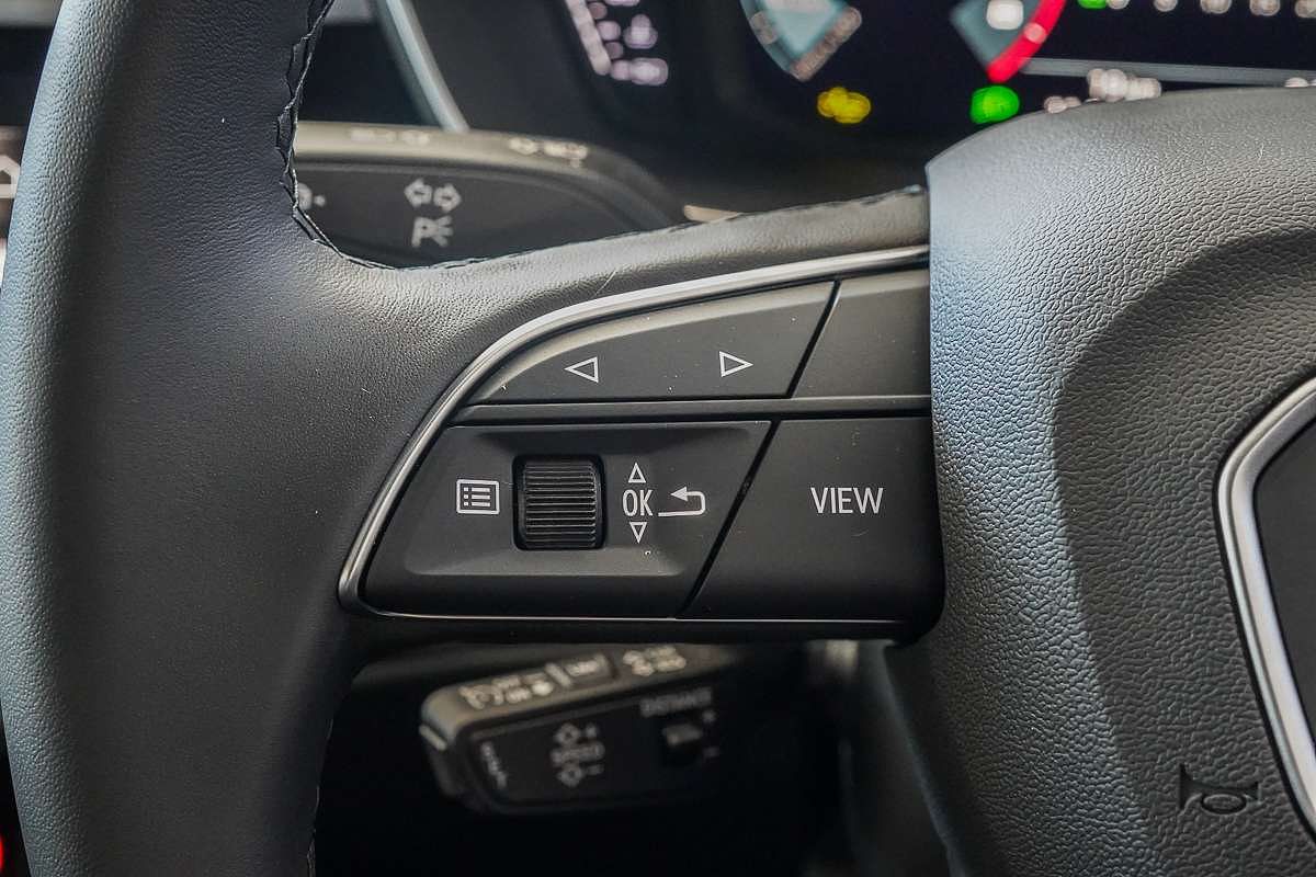 2025 Audi Q3 35 TFSI S line edition F3
