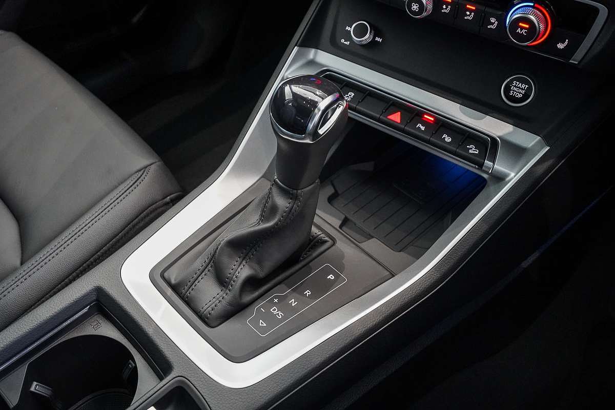 2025 Audi Q3 35 TFSI S line edition F3