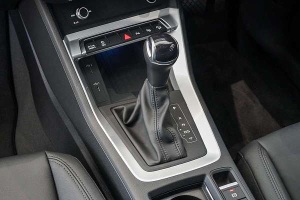 2025 Audi Q3 35 TFSI S line edition F3