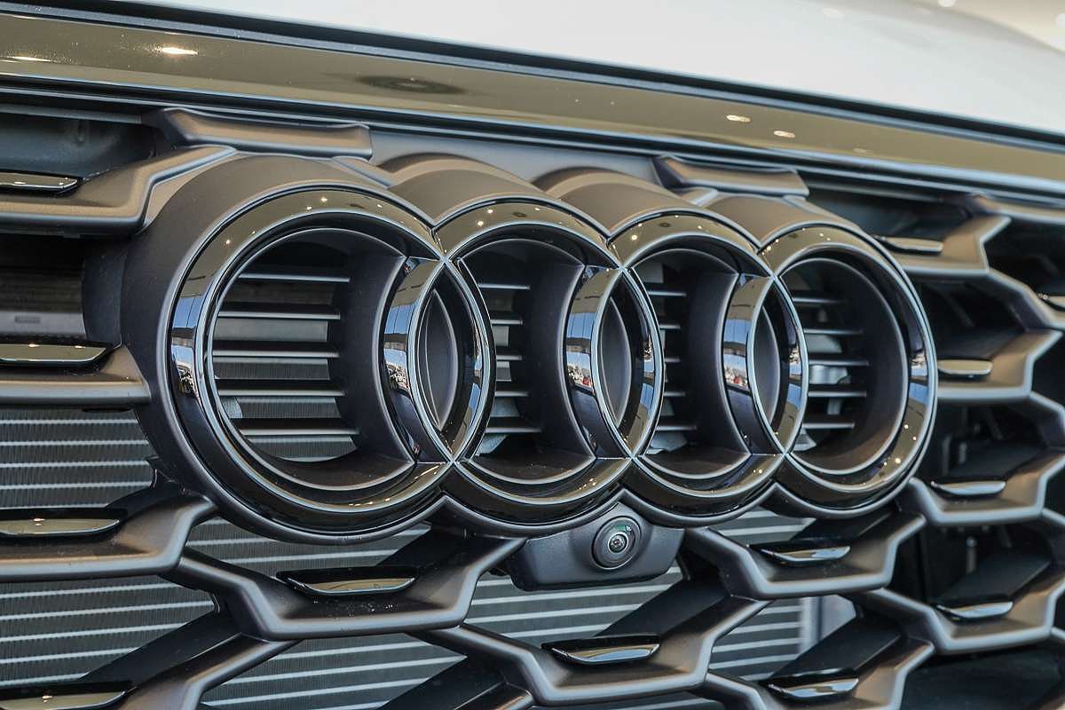 2025 Audi Q3 35 TFSI S line edition F3