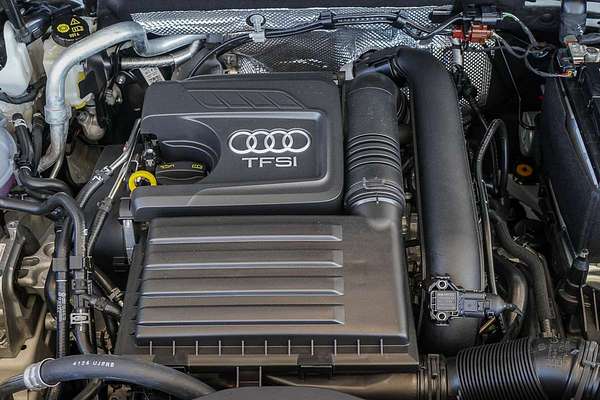 2025 Audi Q3 35 TFSI S line edition F3