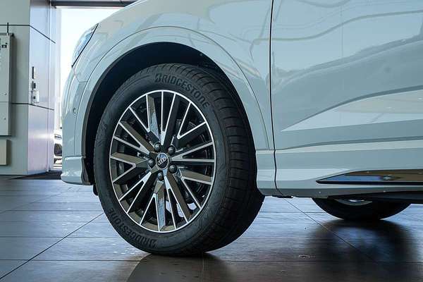 2025 Audi Q3 35 TFSI S line edition F3