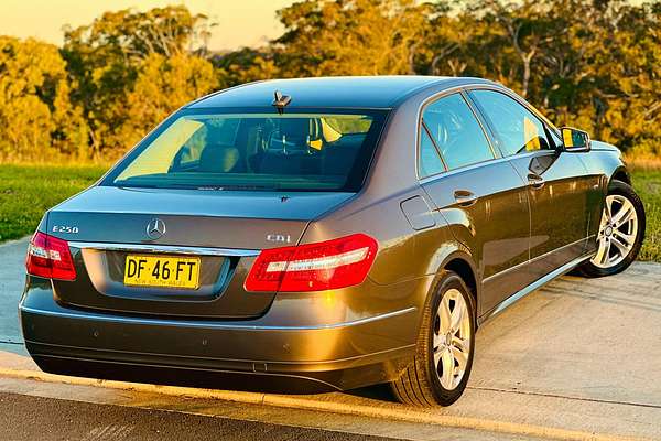 2011 Mercedes-Benz E250 CDI AVANTGARDE 212