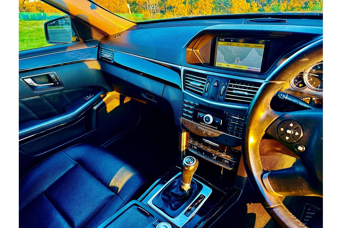 2011 Mercedes-Benz E250 CDI AVANTGARDE 212