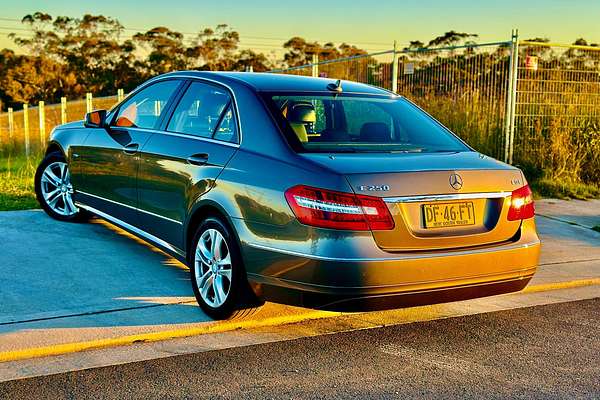2011 Mercedes-Benz E250 CDI AVANTGARDE 212