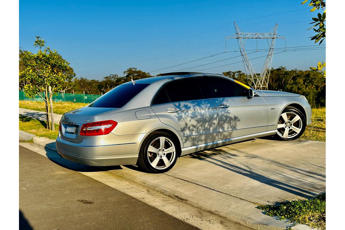 2009 Mercedes-Benz E250 CGI AVANTGARDE 212