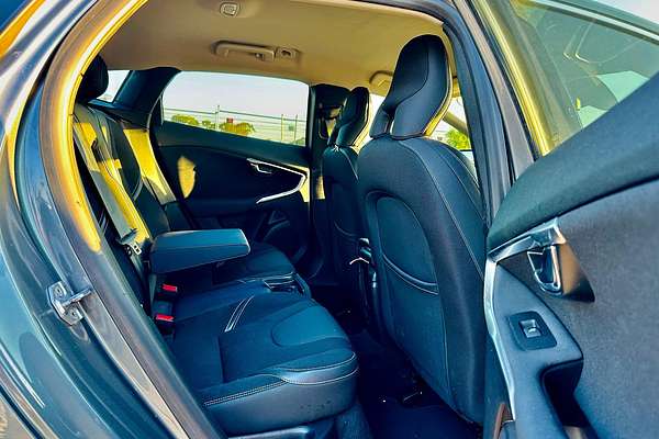 2014 Volvo V40 D2 KINETIC M