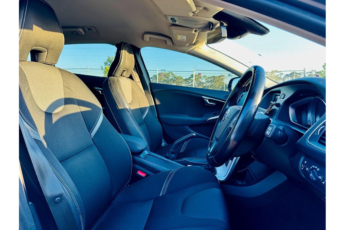 2014 Volvo V40 D2 KINETIC M