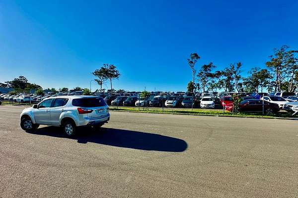 2015 Isuzu MU-X 4x4 LS-U 3.0L Turbo Diesel 7 Seats Wagon