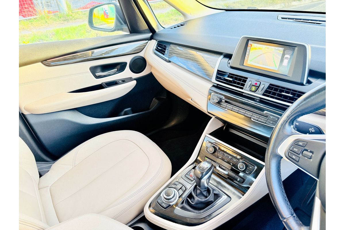 2015 BMW 2 20i ACTIVE TOURER LUXURY LINE F45