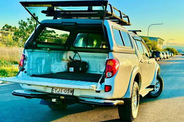 2014 Mitsubishi Triton 4x4 GLX MN 2.5L Manual Turbo Diesel Dual Cab 4X4