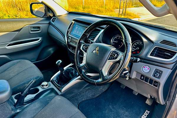 2016 Mitsubishi Triton Titanium 4x4 GLS MQ 2.4L 6 Spd Manual 4X4