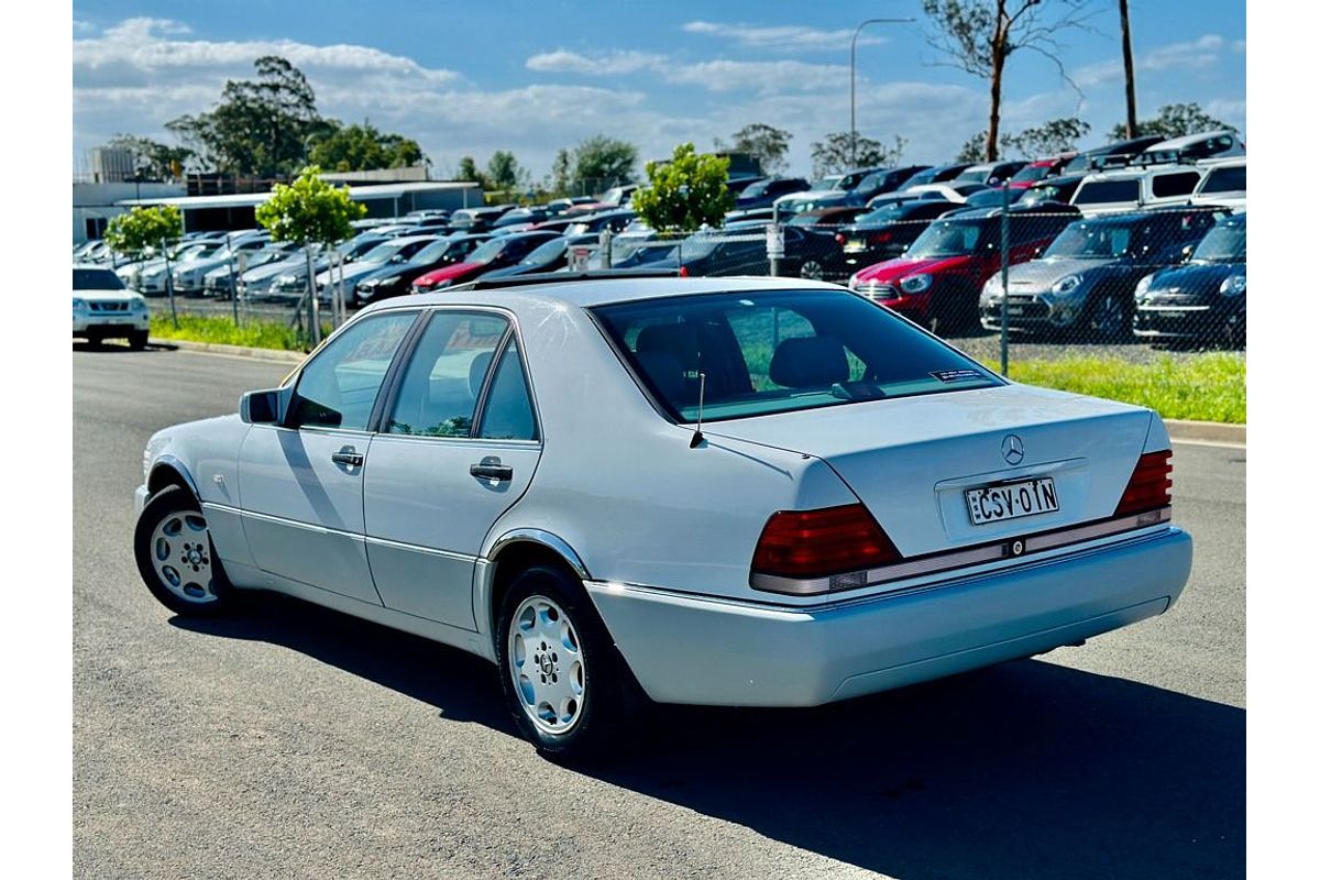 1995 Mercedes-Benz S320  W140