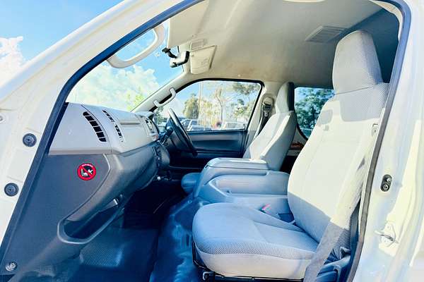 2010 Toyota HIACE COMMUTER TRH223R MY11 UPGRADE