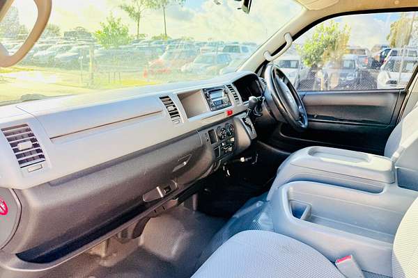 2010 Toyota HIACE COMMUTER TRH223R MY11 UPGRADE