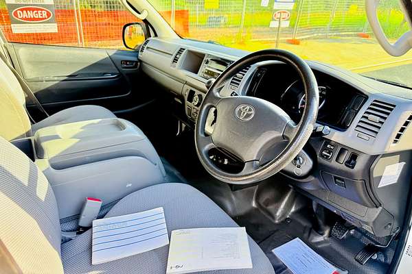 2010 Toyota HIACE COMMUTER TRH223R MY11 UPGRADE
