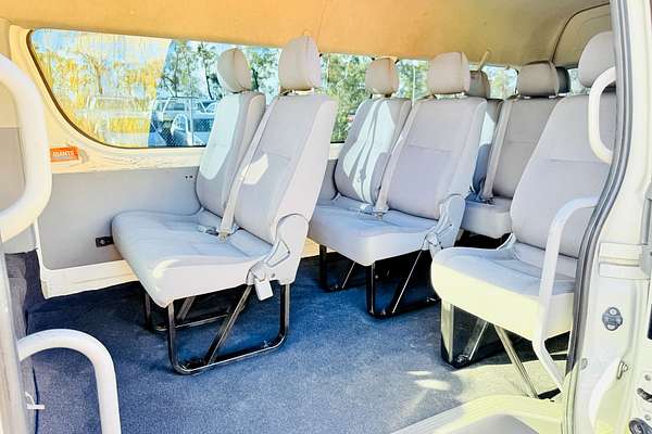 2010 Toyota HIACE COMMUTER TRH223R MY11 UPGRADE