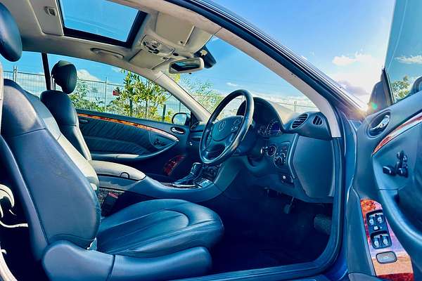 2004 Mercedes-Benz CLK320 AVANTGARDE C209
