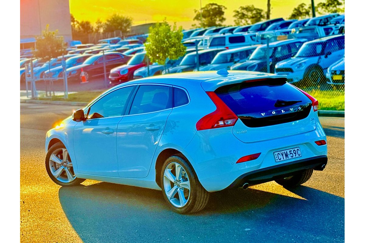2014 Volvo V40 D4 LUXURY M 2.0L DT Turbo Diesel Hatch