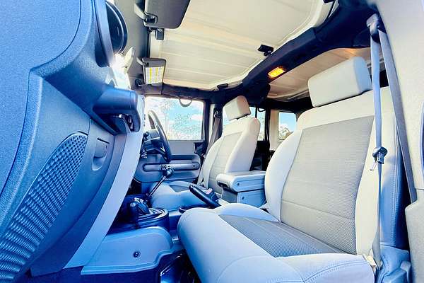 2010 Jeep WRANGLER UNLIMITED SPORT (4x4) JK MY09
