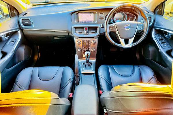 2014 Volvo V40 D4 LUXURY M 2.0L DT Turbo Diesel Hatch