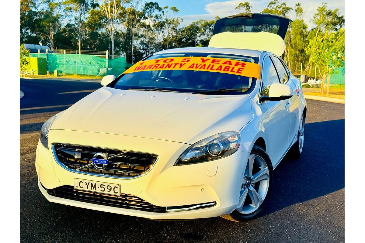 2014 Volvo V40 D4 LUXURY M 2.0L DT Turbo Diesel Hatch