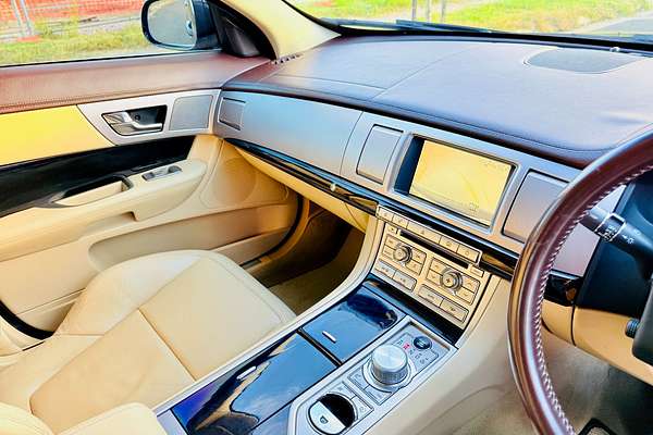 2011 Jaguar XF SV6 3.0 Twin Turbo DIESEL S LUXURY Saloon