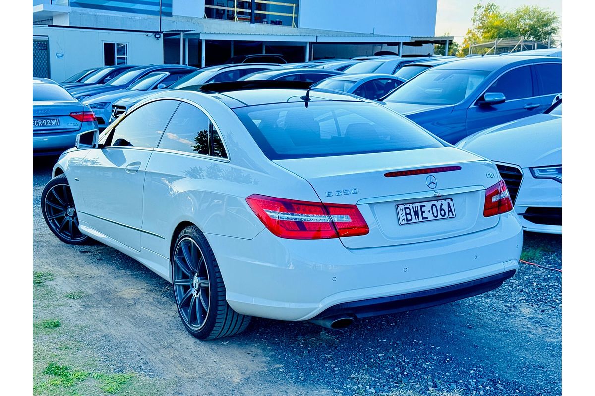 2011 Mercedes-Benz E250 CGI AVANTGARDE 207
