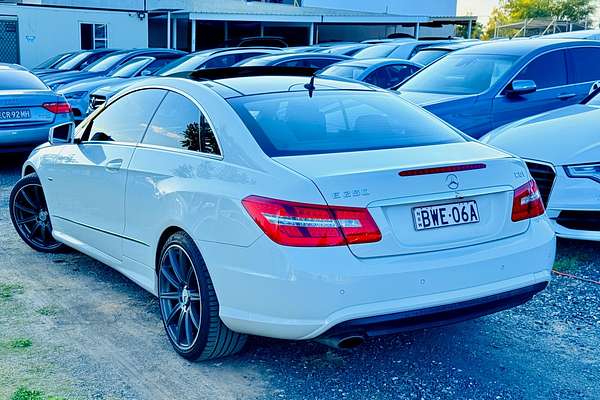 2011 Mercedes-Benz E250 CGI AVANTGARDE 207