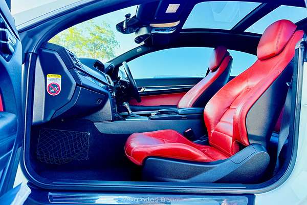 2011 Mercedes-Benz E250 CGI AVANTGARDE 207
