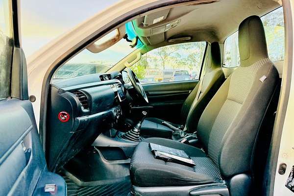 2017 Toyota HILUX WORKMATE GUN122R REAR WHEEL DRIVE
