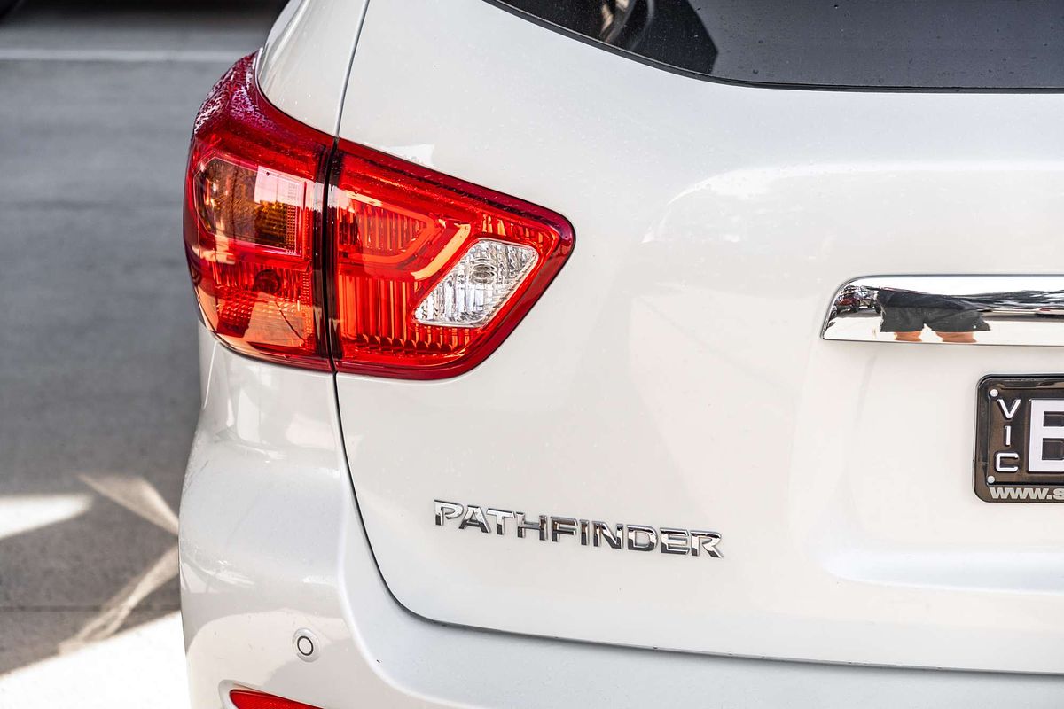 2017 Nissan Pathfinder ST-L R52 Series II