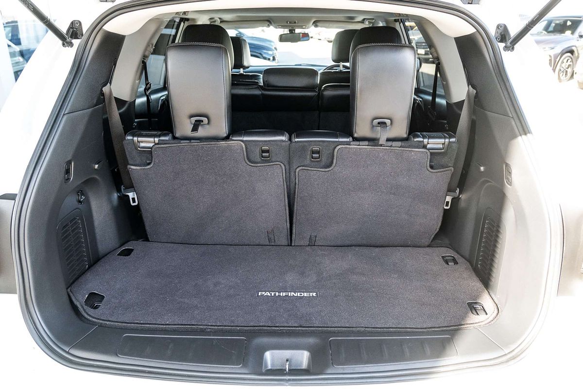 2017 Nissan Pathfinder ST-L R52 Series II