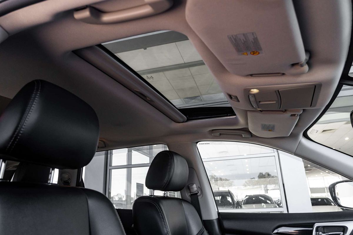 2017 Nissan Pathfinder ST-L R52 Series II