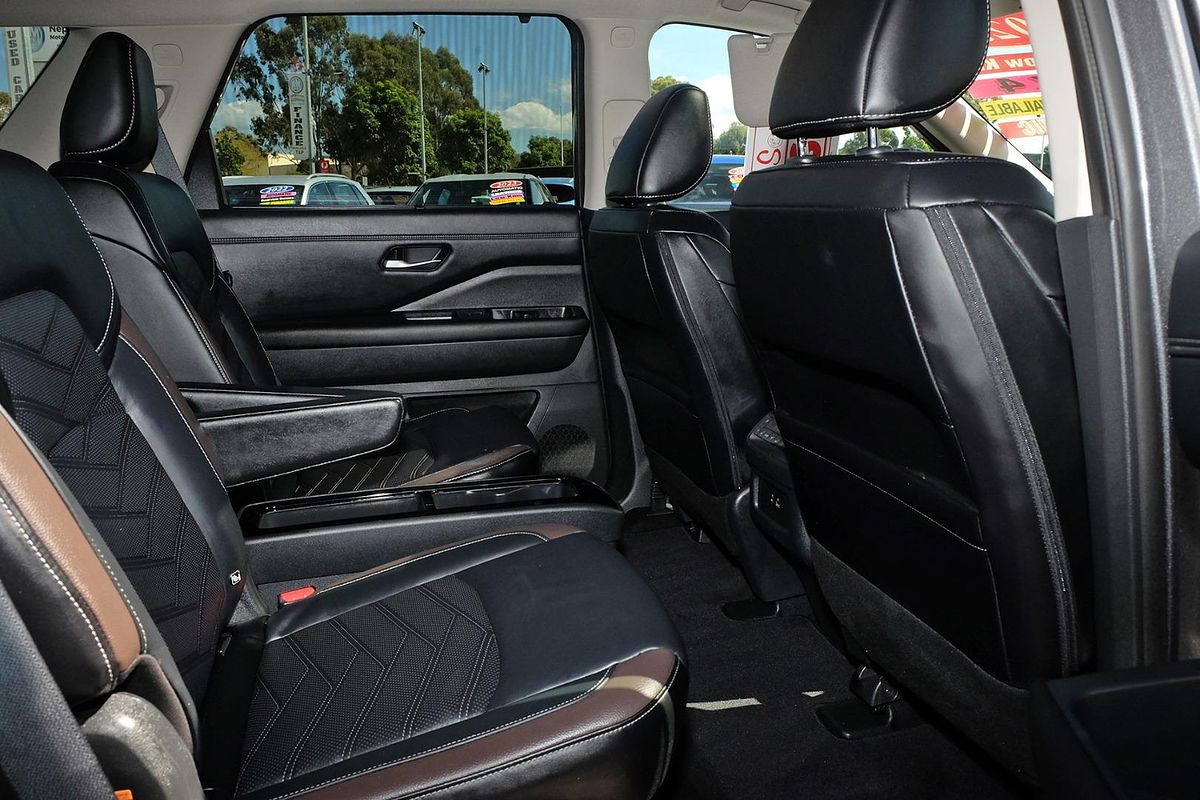 2023 Nissan Pathfinder Ti-L R53