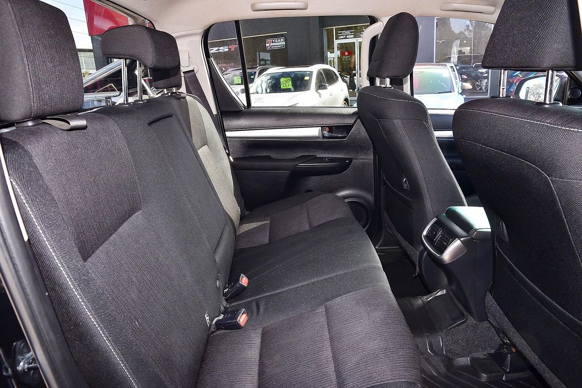 2018 Toyota Hilux SR5 GUN126R 4X4