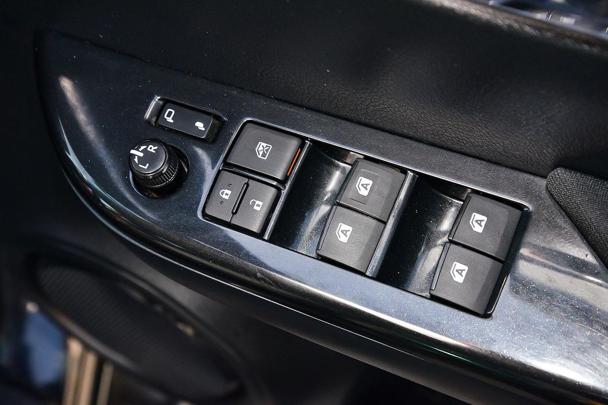 2018 Toyota Hilux SR5 GUN126R 4X4